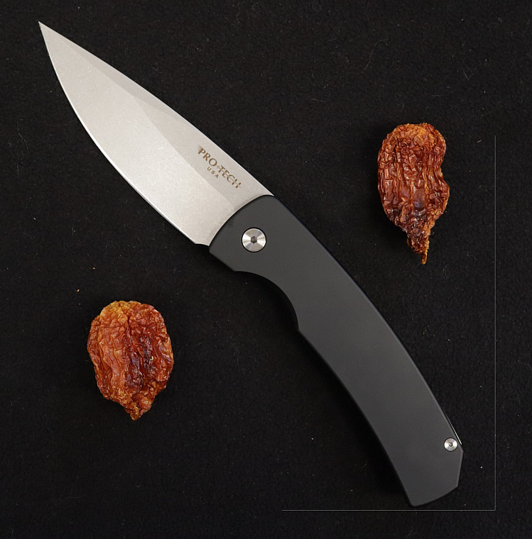 Pro-Tech Magic 2 Whiskers Black Handle