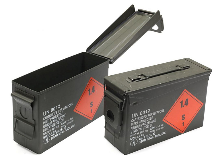 Ocelová NATO muniční bedna M19A1