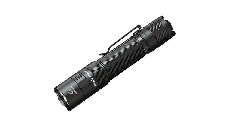 Fenix PD32 R Taktická svítilna s integrovaným akumulátorem