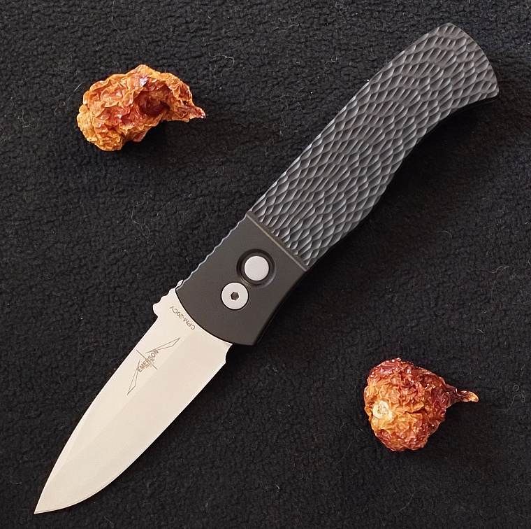 Pro-Tech Emerson CQC7 Auto Textured Handle 20CV Blade