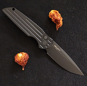 Pro-Tech Tactical Response 3 Grooved Handle Black Plain Blade Left Handed