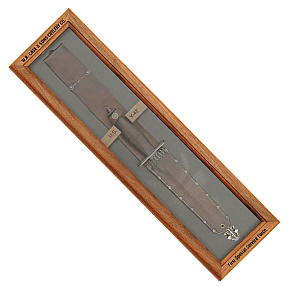 Case XX V42 Military Original Knife with Display